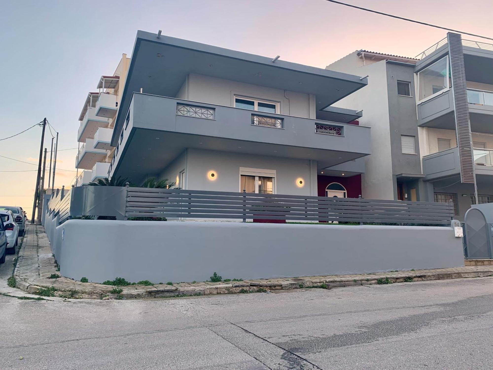 Modern Mint Sunny House Near The Airport Daire Spáta Dış mekan fotoğraf